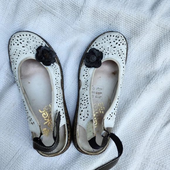 Rieker leather cut out floral sling backs 37/6 - Picture 6 of 10